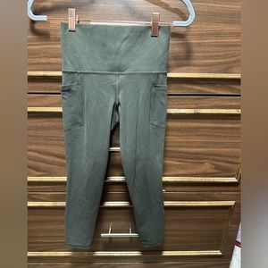 Athleta Salutation Stash Pocket II 7/8 Leggings Size XXSP